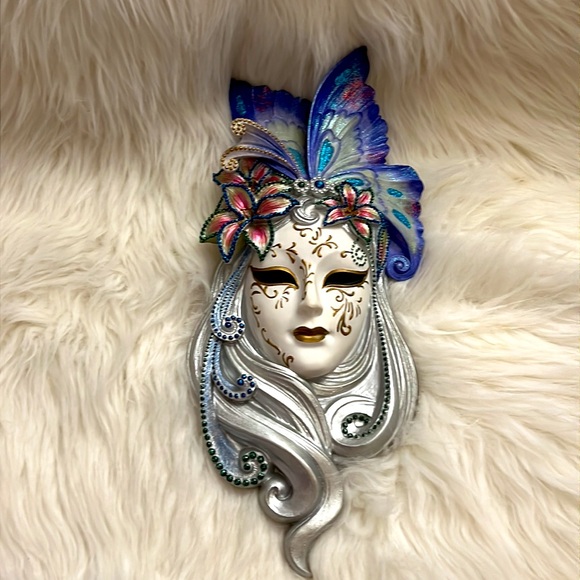 Design Toscano butterfly wings mask wall sculpture - Picture 1 of 6